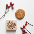 rénszarvas skandináv mintás kerek mézeskalács és fából készült kekszpecsét ezzel a mintával