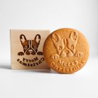 Francia bulldog fa sütipecsét és francia bulldog mézeskalács, spekulatius