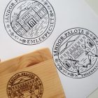 Egyedi gumibélyegző – logóval, grafikával vagy szöveggel