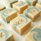 Monogramos szappanpecsét – elegáns kezdőbetűs design