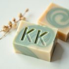 Monogramos szappanpecsét – elegáns kezdőbetűs design